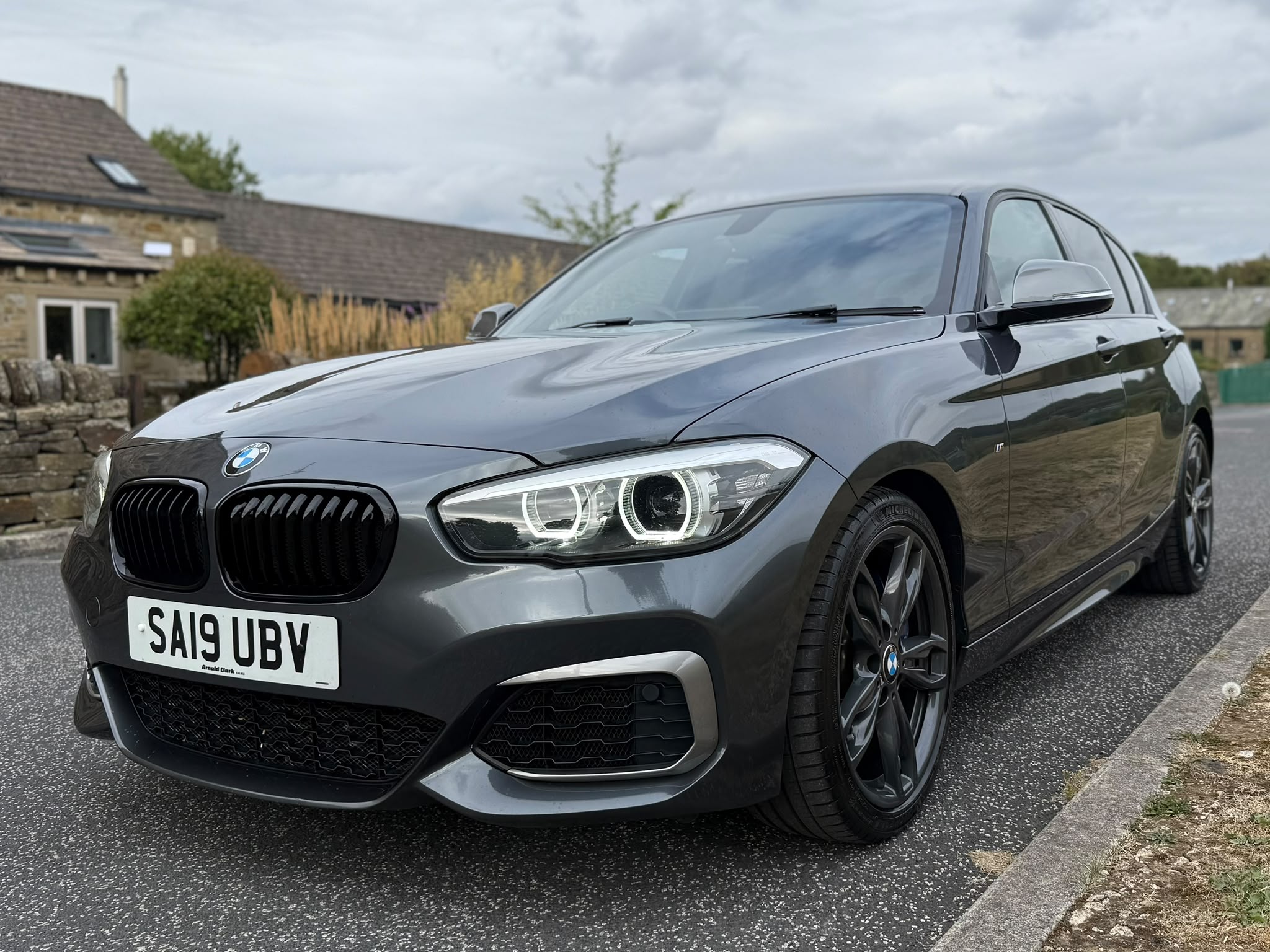 BMW M140i photo 2
