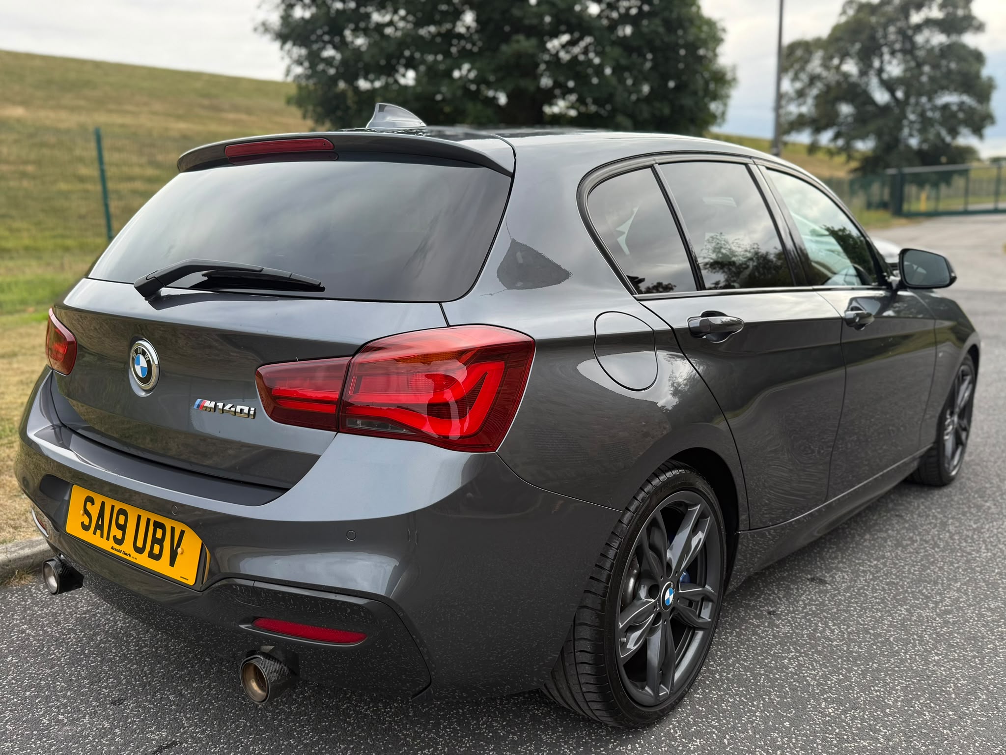 BMW M140i photo 8