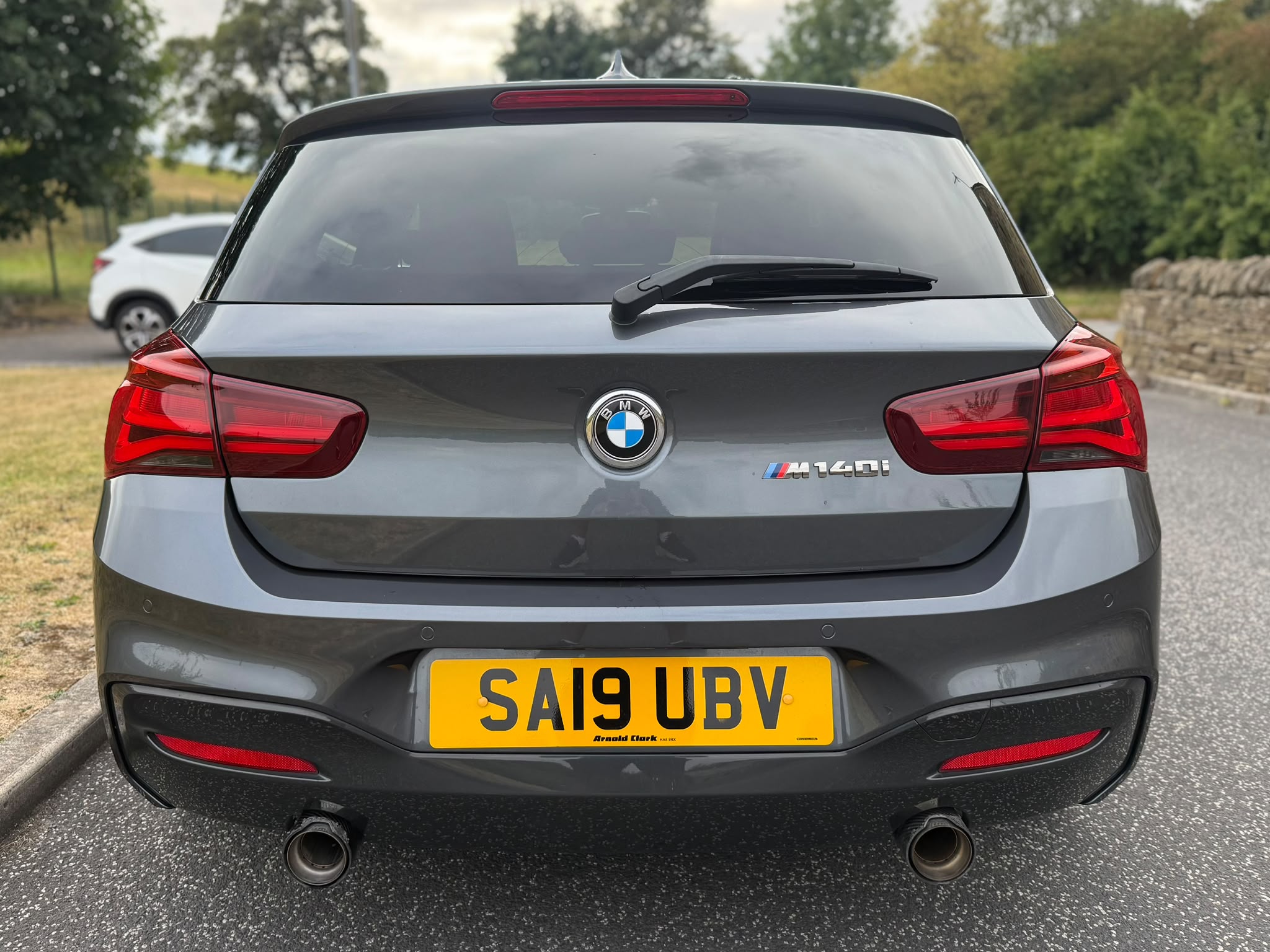 BMW M140i photo 12
