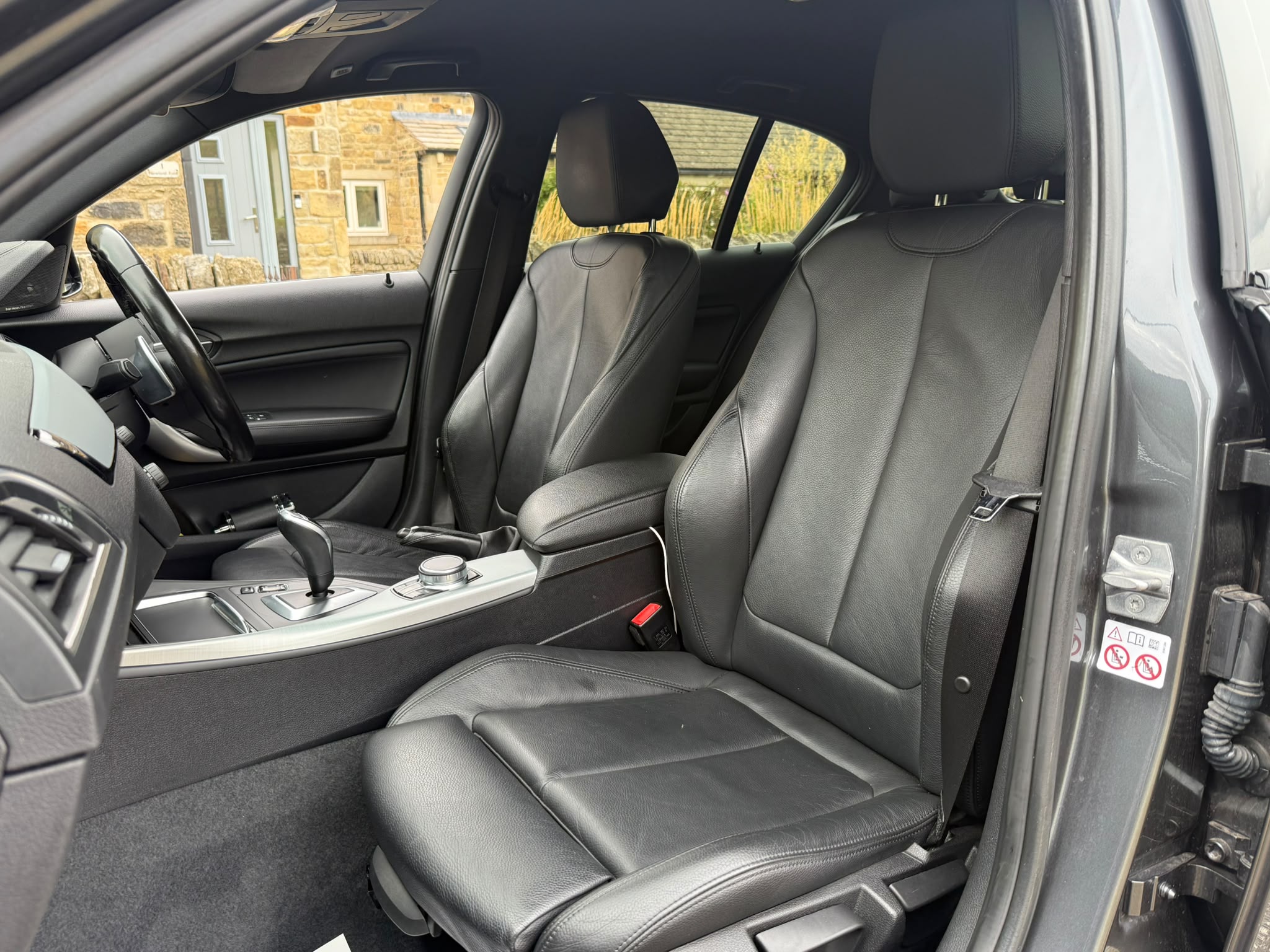 BMW M140i photo 19