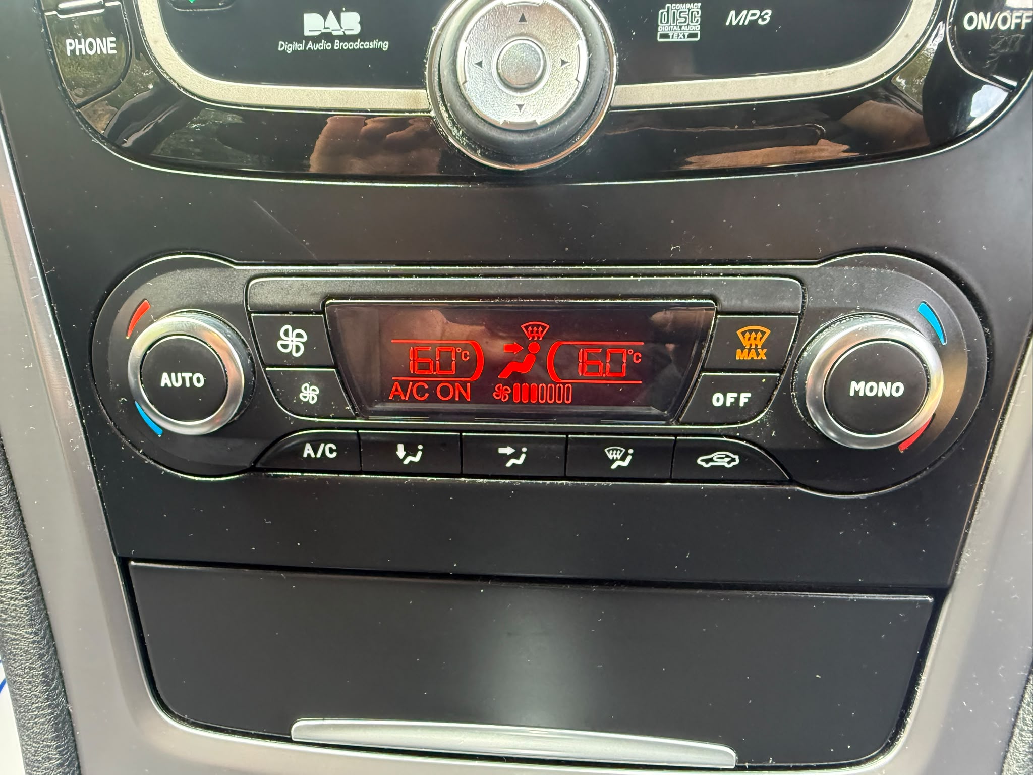 Ford Mondeo cabin