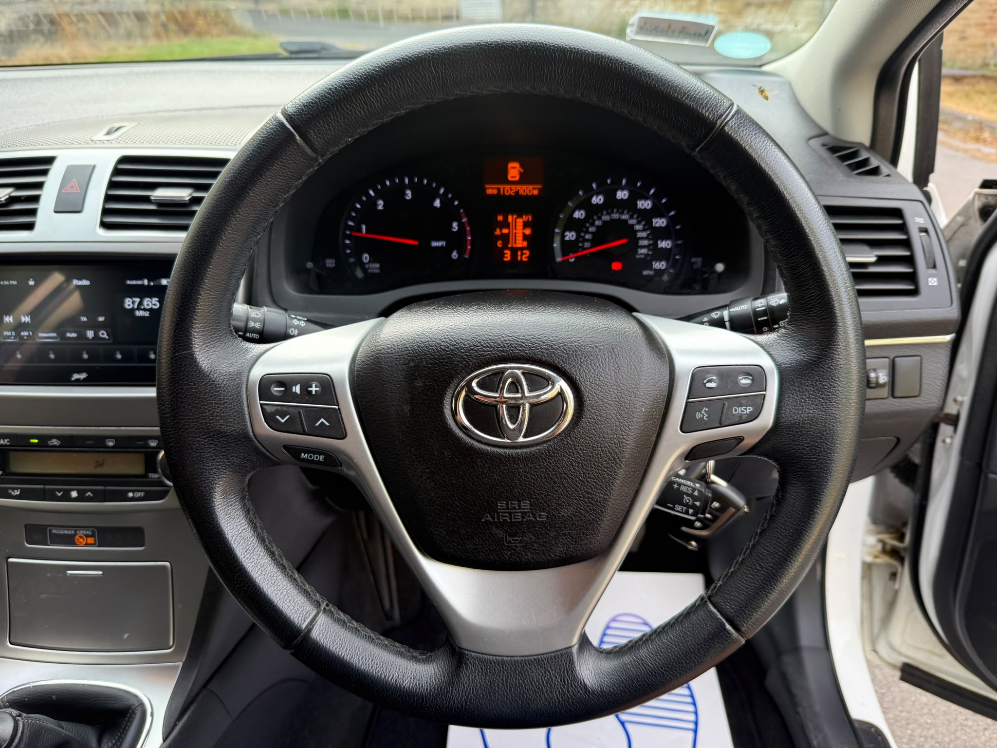 Toyota Avensis centre console